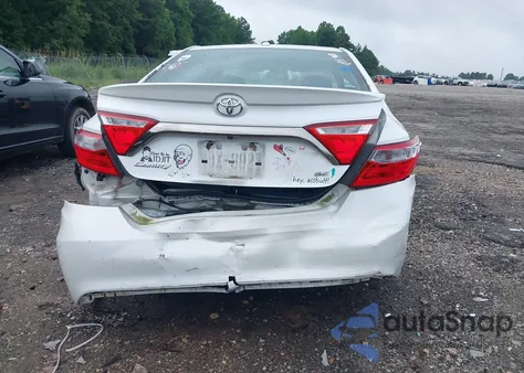 2017 Toyota Camry Le/Xle/Se/Xse z USA, uszkodzony, nr VIN 4T1BF1FK0HU272232